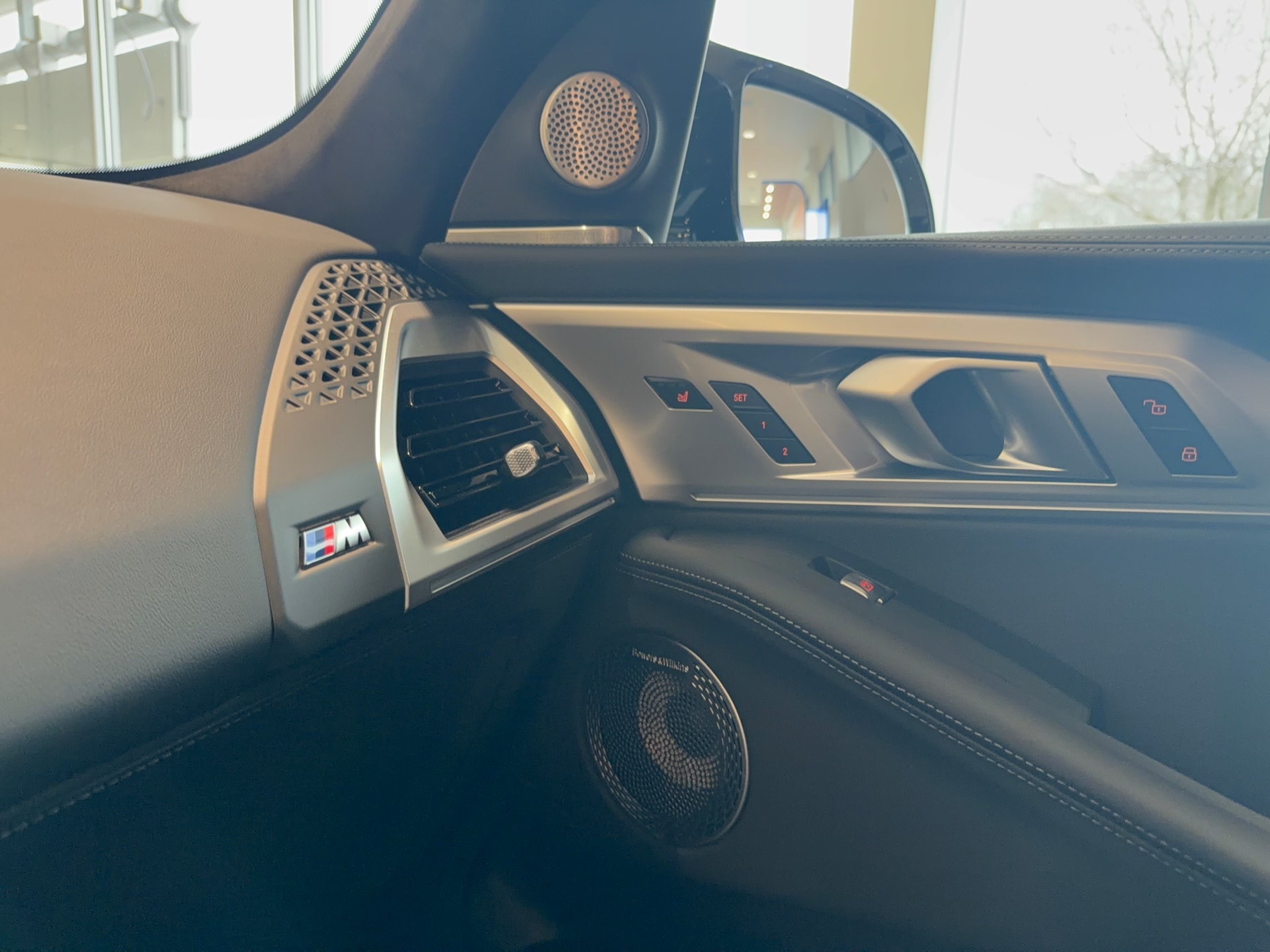 2026 BMW XM Base - Photo 18