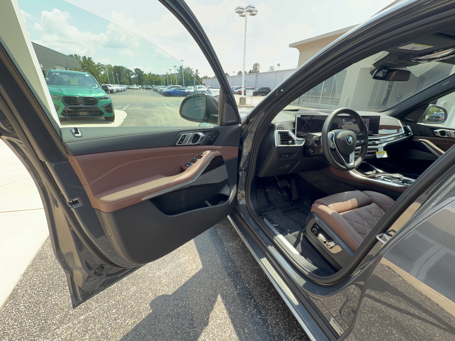 2026 BMW X5 xDrive50e, photo 8 of 12