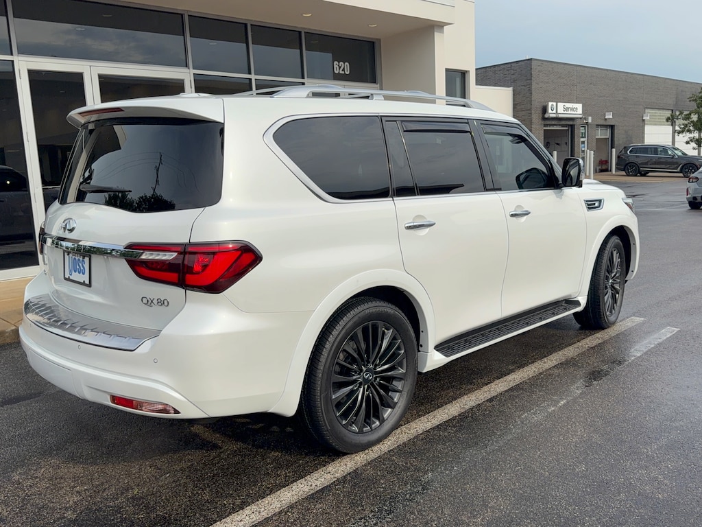 Used 2023 INFINITI QX80 Sensory