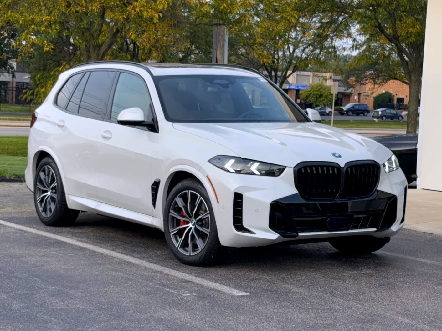 2026 BMW X5 xDrive50e, photo 4 of 12
