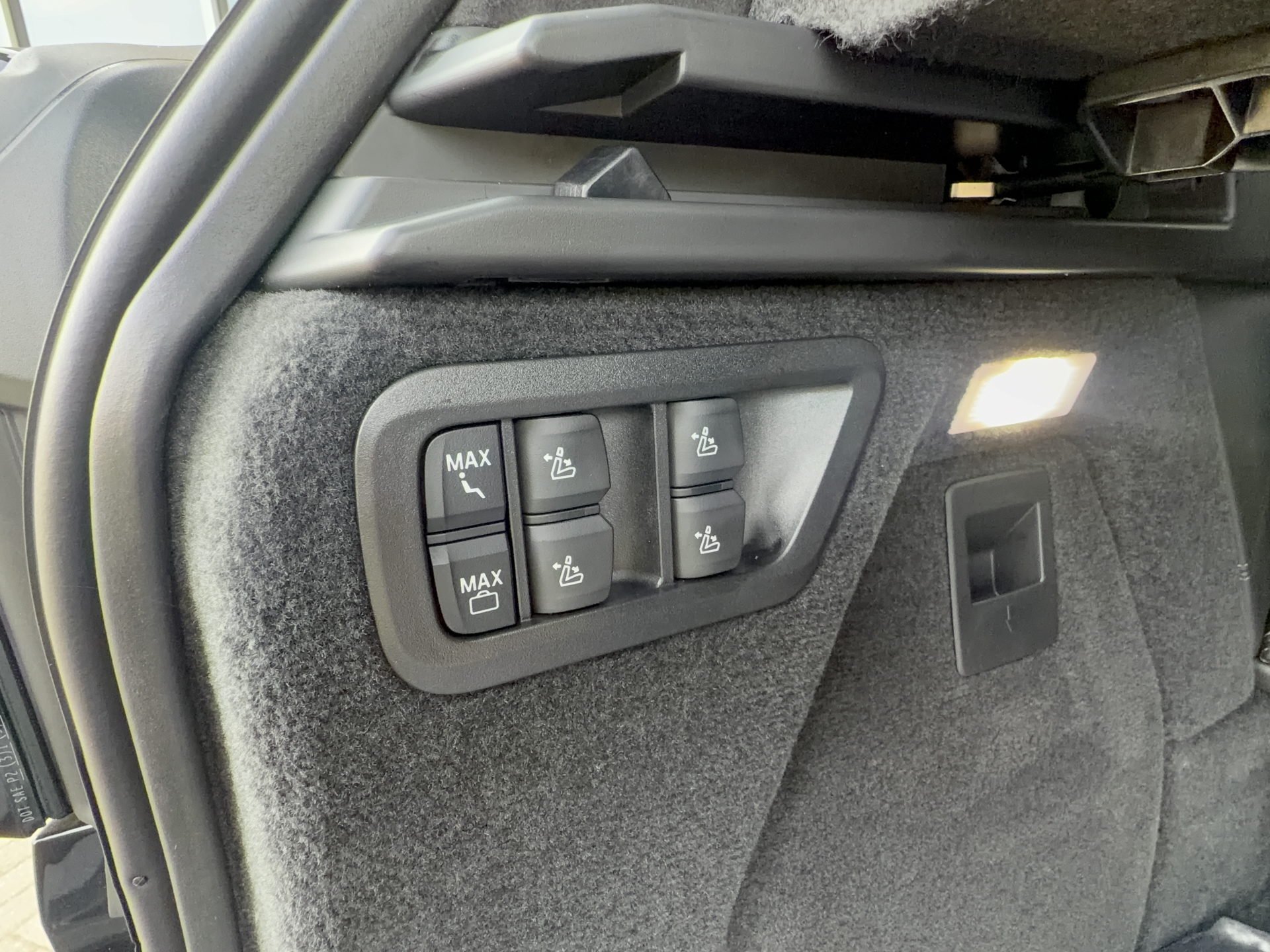 2027 BMW X7 xDrive40i, photo 6 of 12