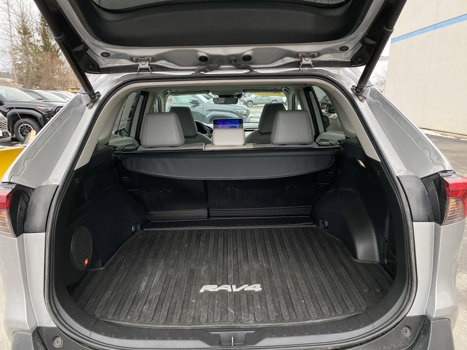 2023 Toyota RAV4 Limited - Photo 19