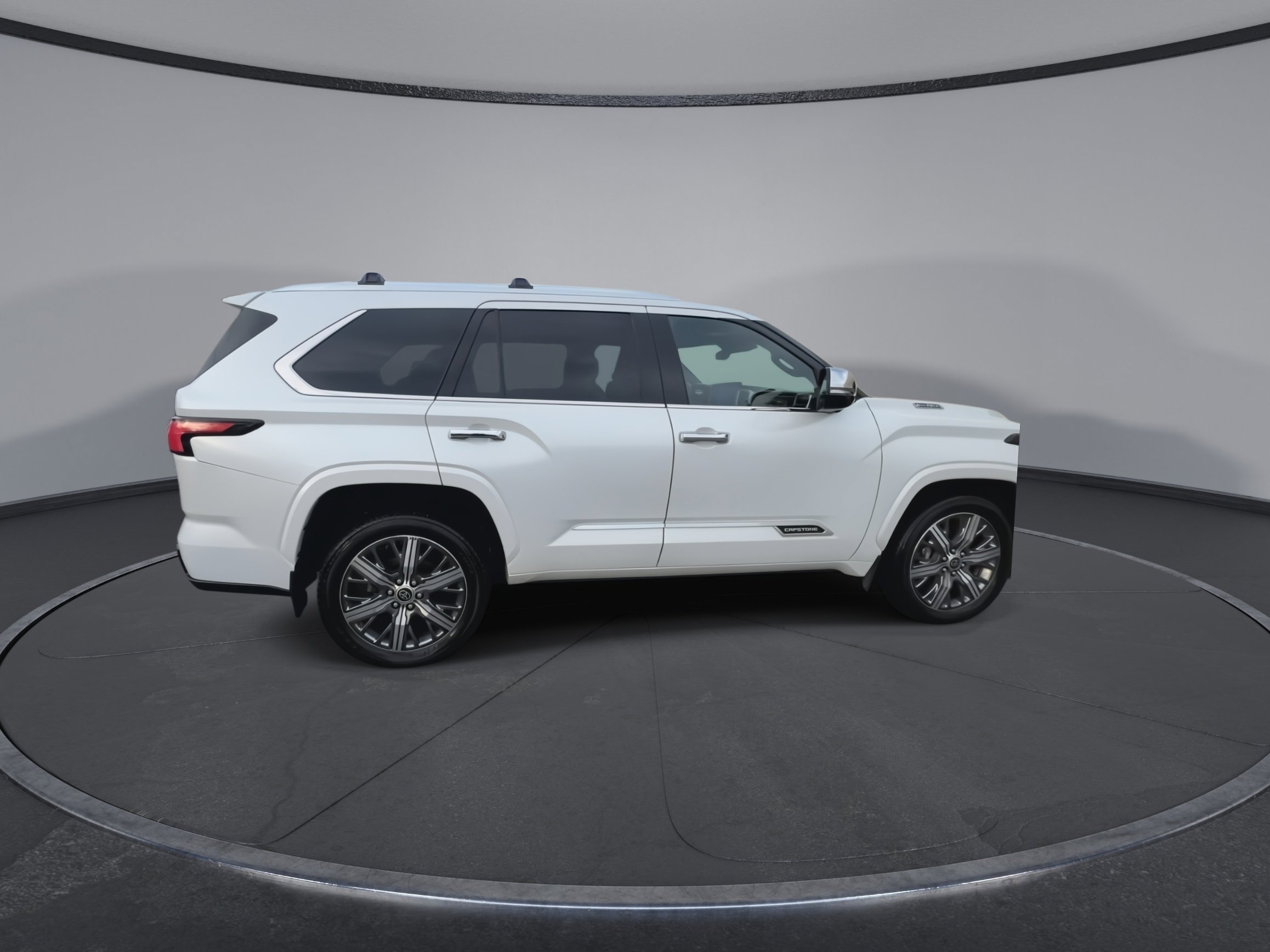 2023 Toyota Sequoia Capstone photo 3
