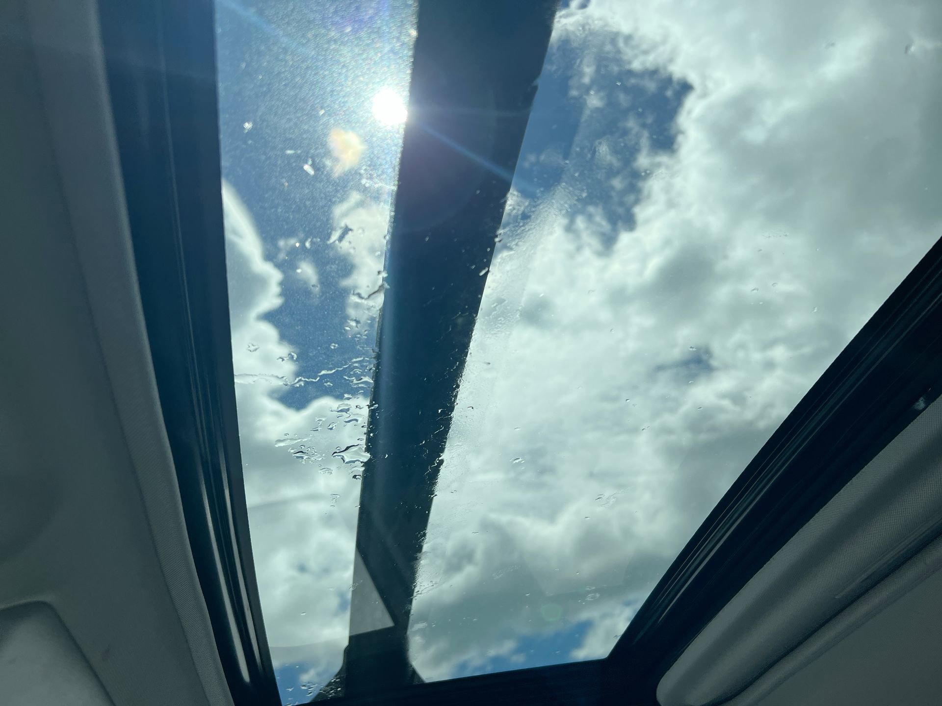 2020 Toyota RAV4 XLE - Photo 19