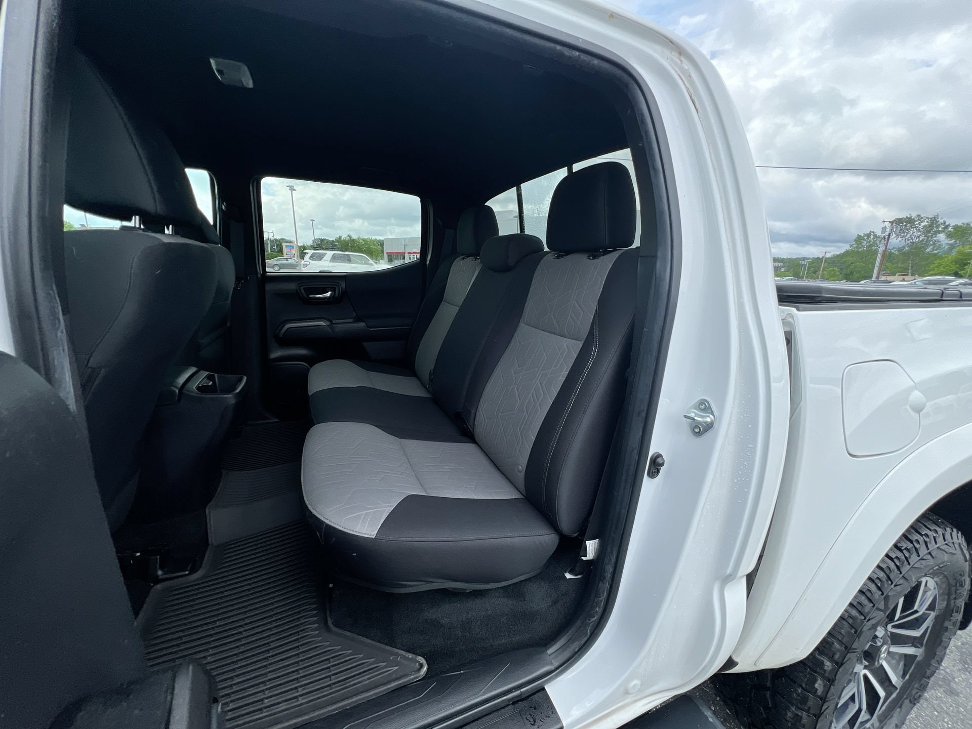 2021 Toyota Tacoma SR5 - Photo 17