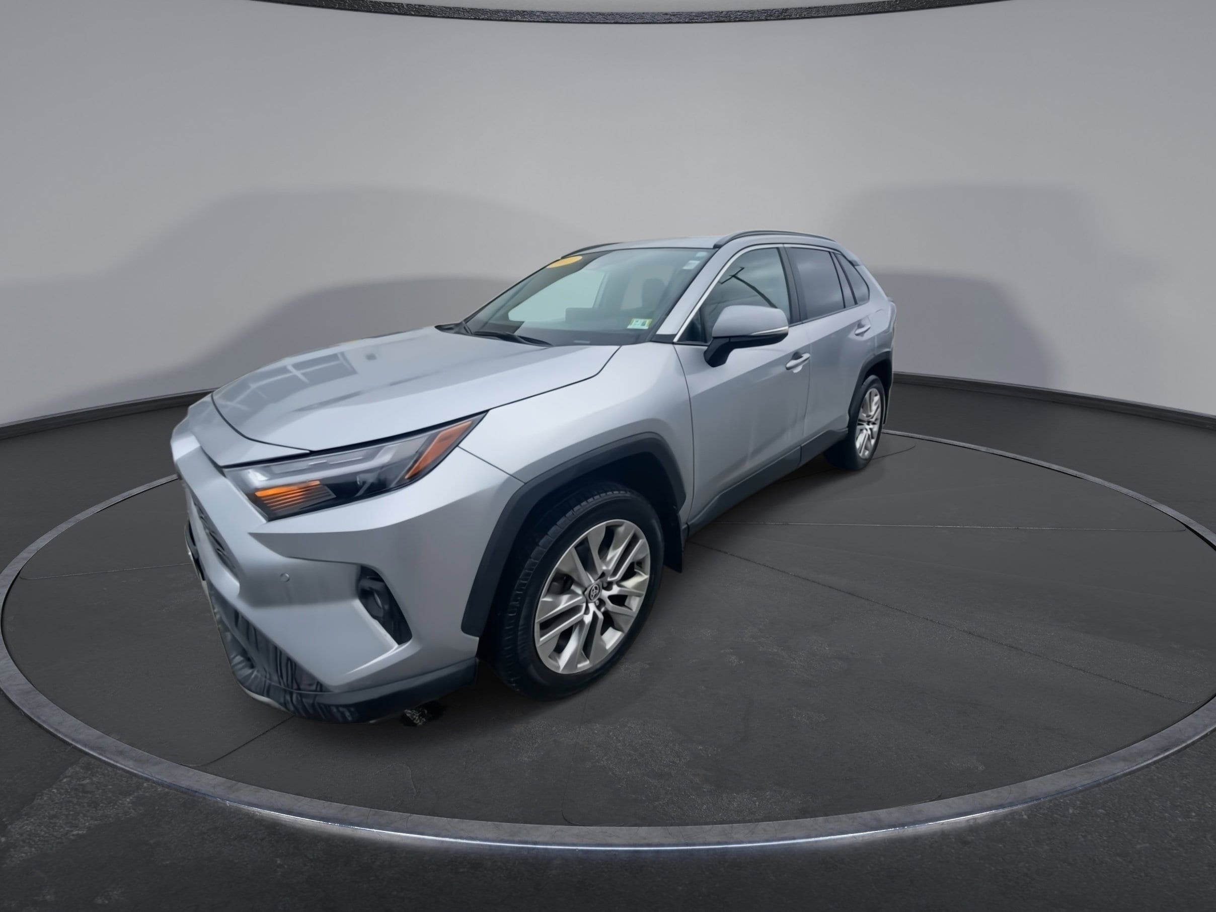 2023 Toyota RAV4 Limited - Photo 6