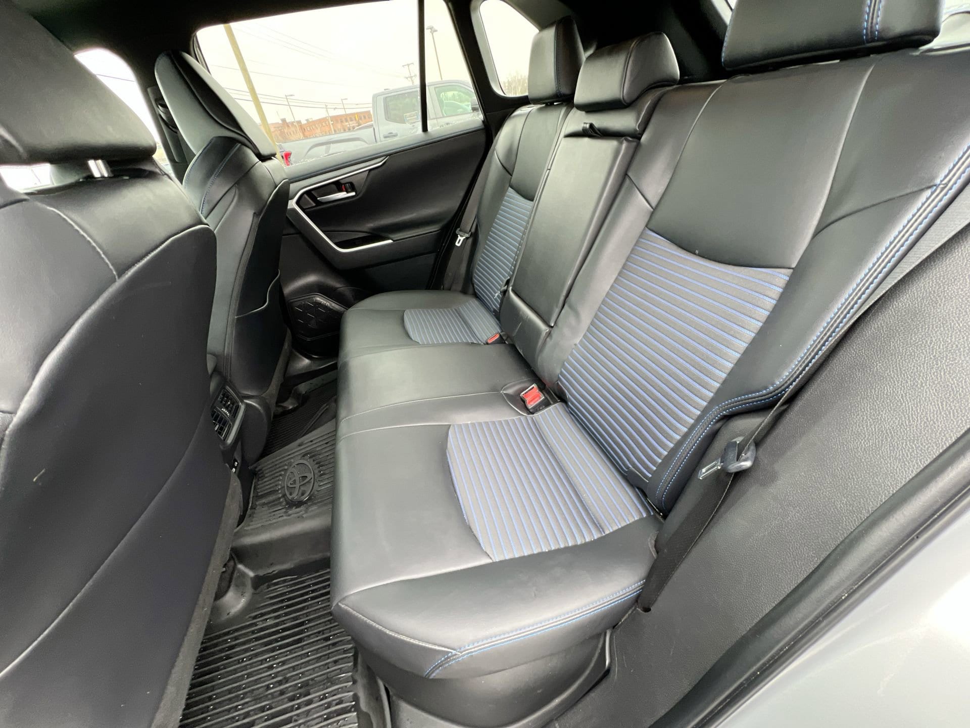 2024 Toyota RAV4 XSE - Photo 19