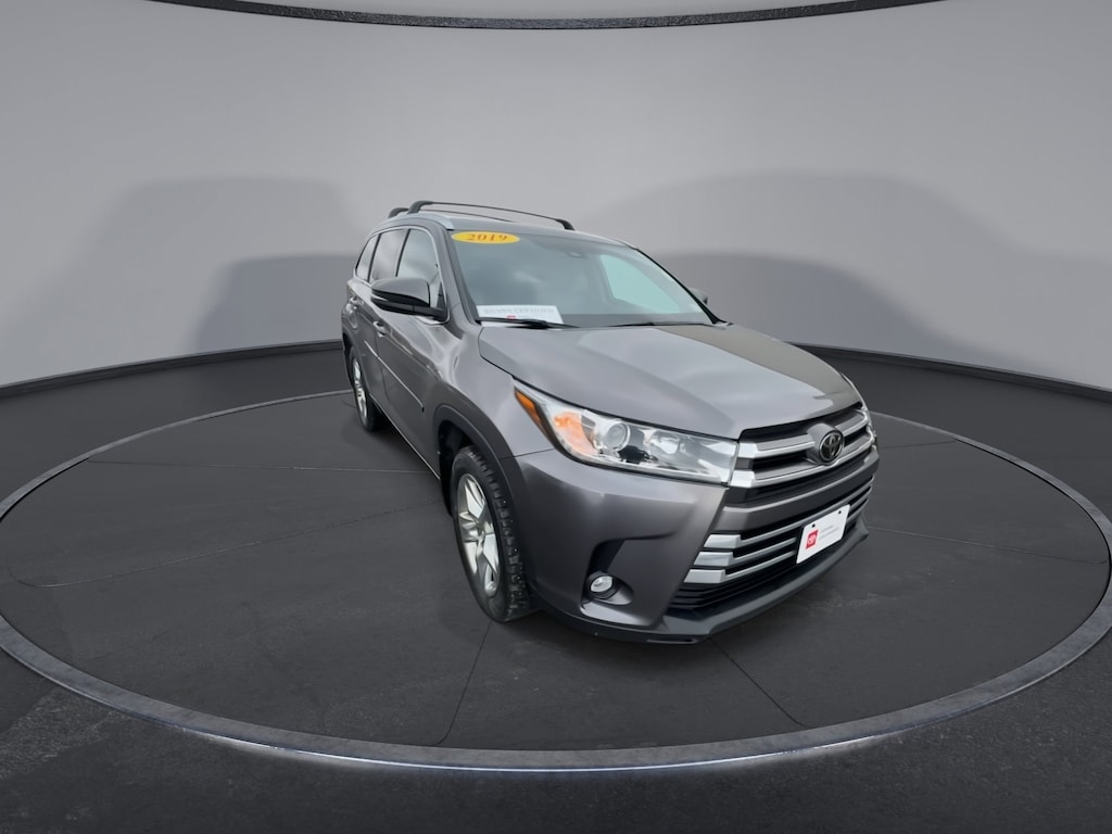 Used 2019 Toyota Highlander Limited V6 SUV