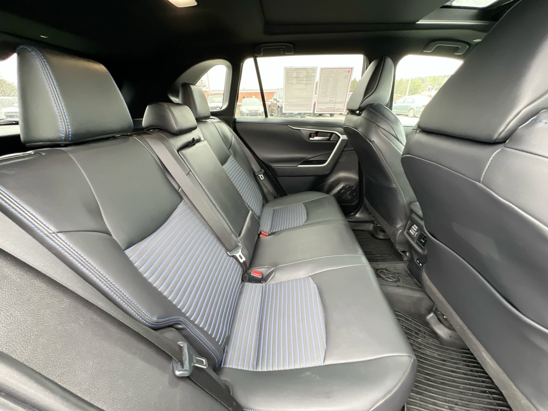 2024 Toyota RAV4 XSE - Photo 17
