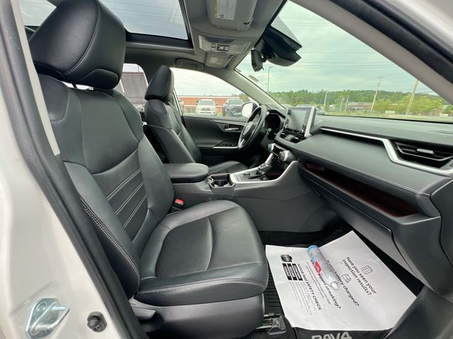 2020 Toyota RAV4 Limited - Photo 16