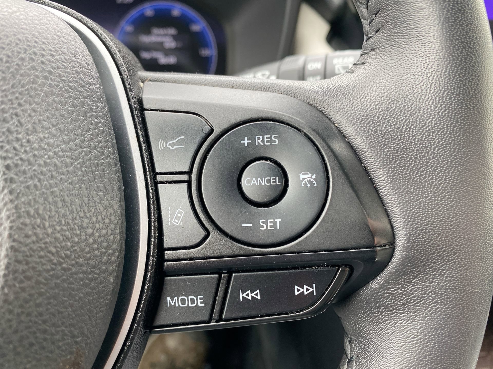 2023 Toyota RAV4 Limited - Photo 24