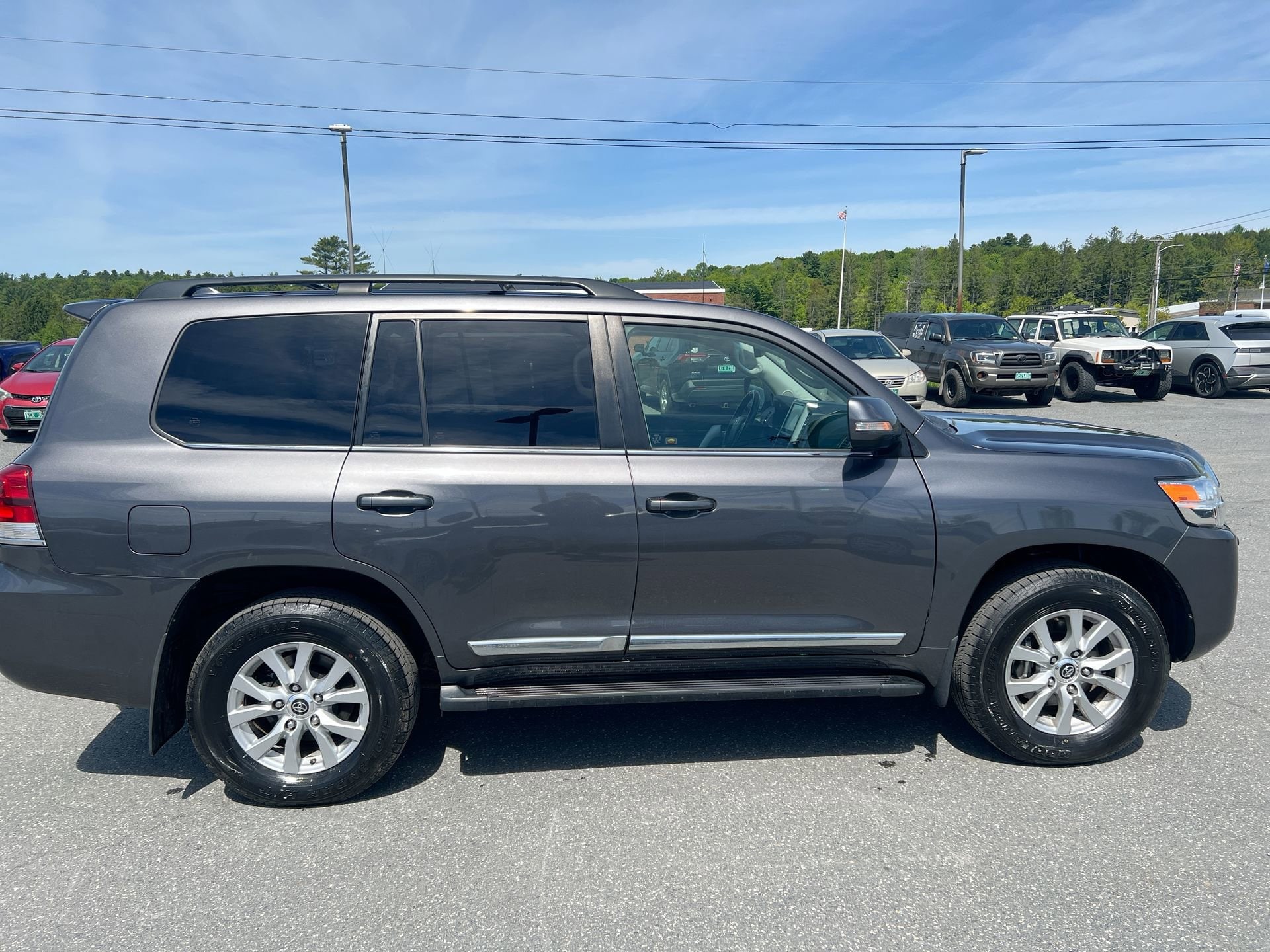 2017 Toyota Land Cruiser Base - Photo 15