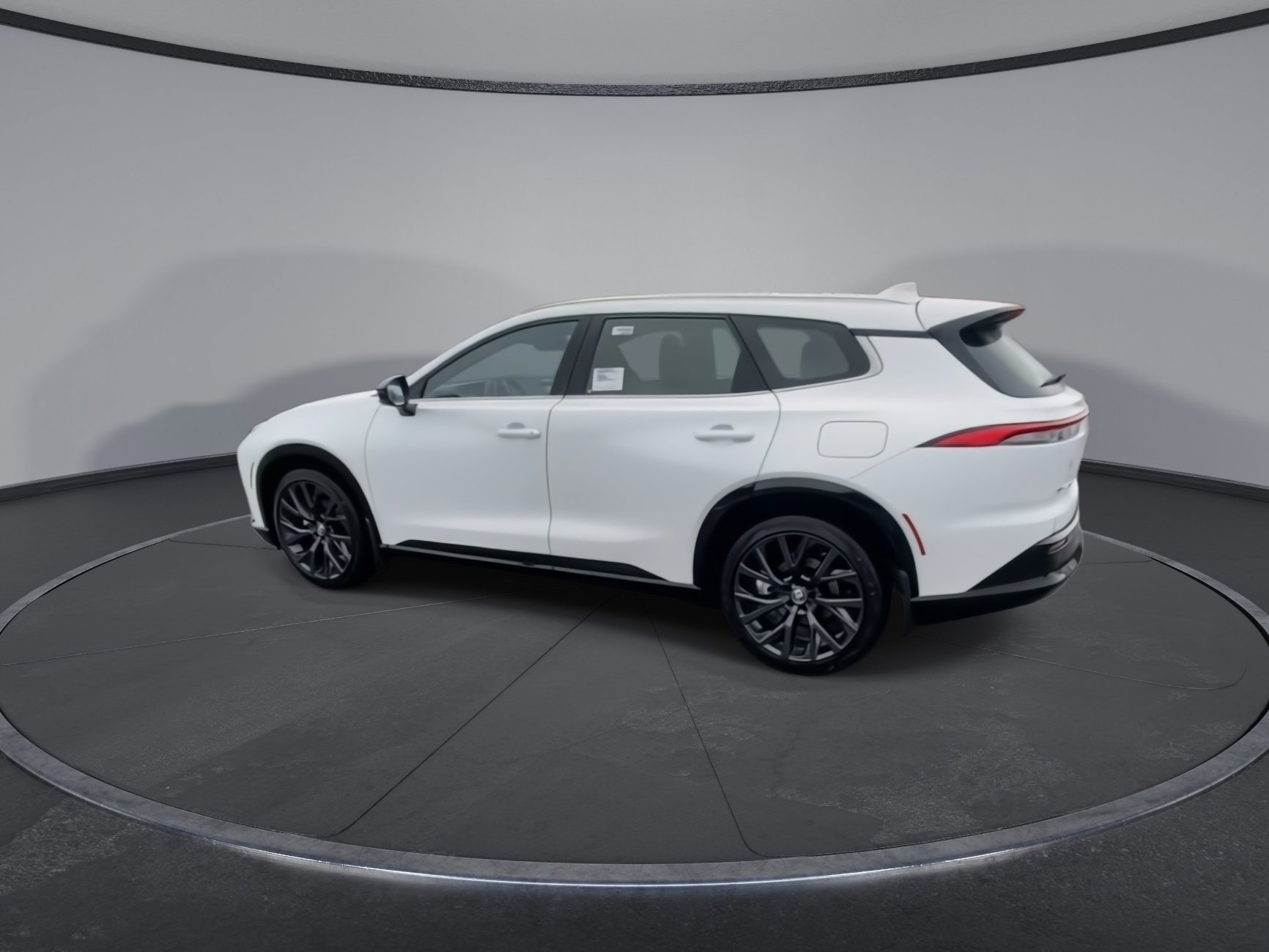 2025 Toyota Crown Signia Limited photo 4