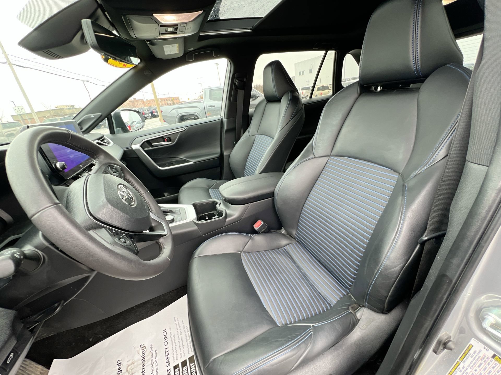 2024 Toyota RAV4 XSE - Photo 20