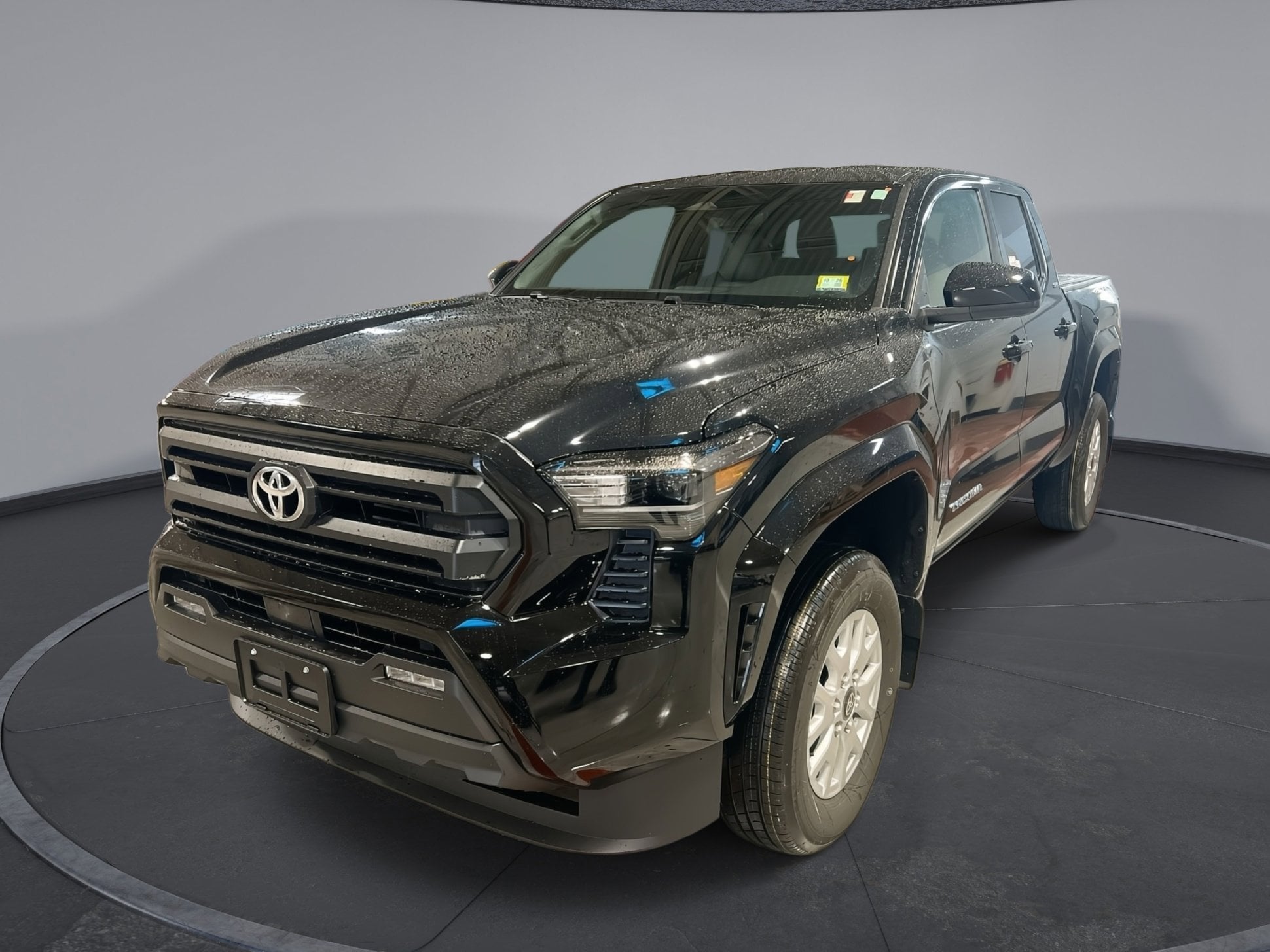 2025 Toyota Tacoma SR5's photo