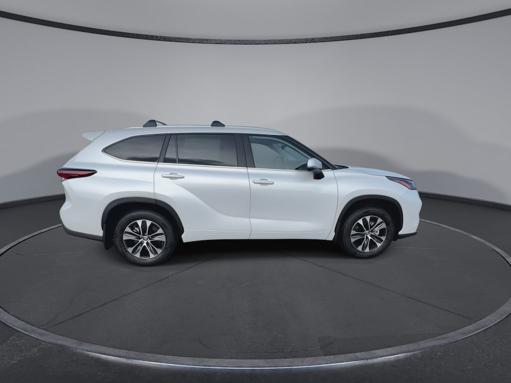 New 2025 Toyota Highlander XLE XLE AWD