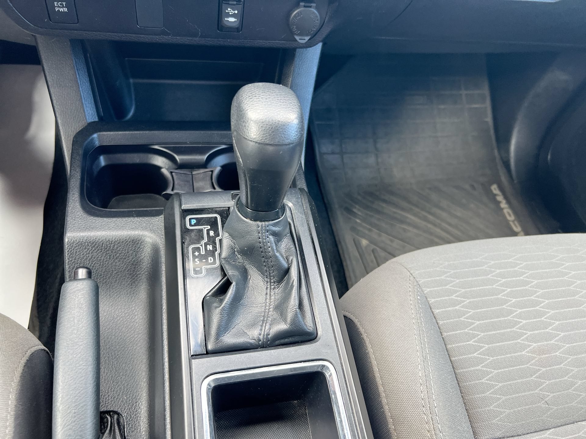 2019 Toyota Tacoma SR - Photo 16
