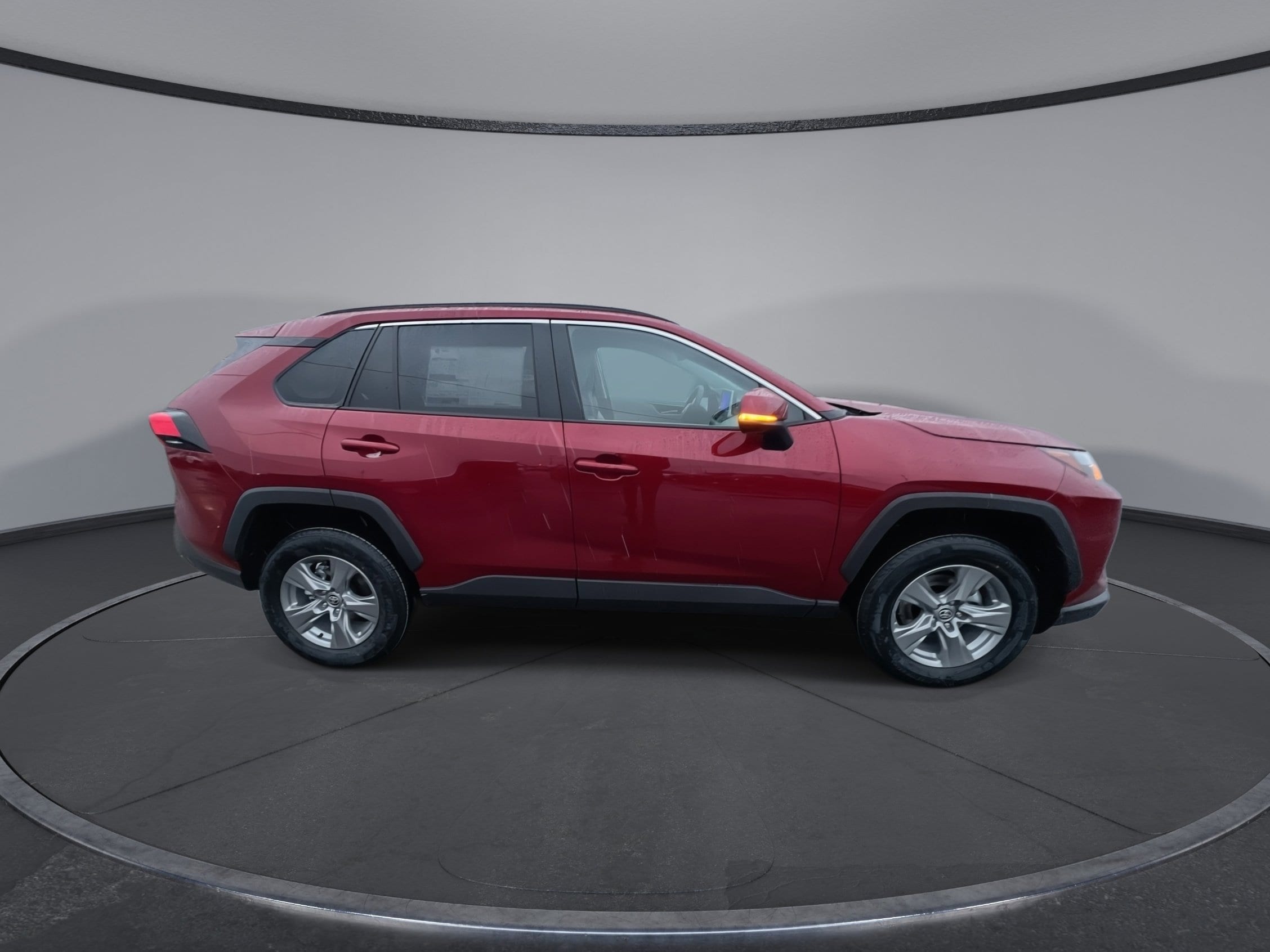 2025 Toyota RAV4 XLE's photo