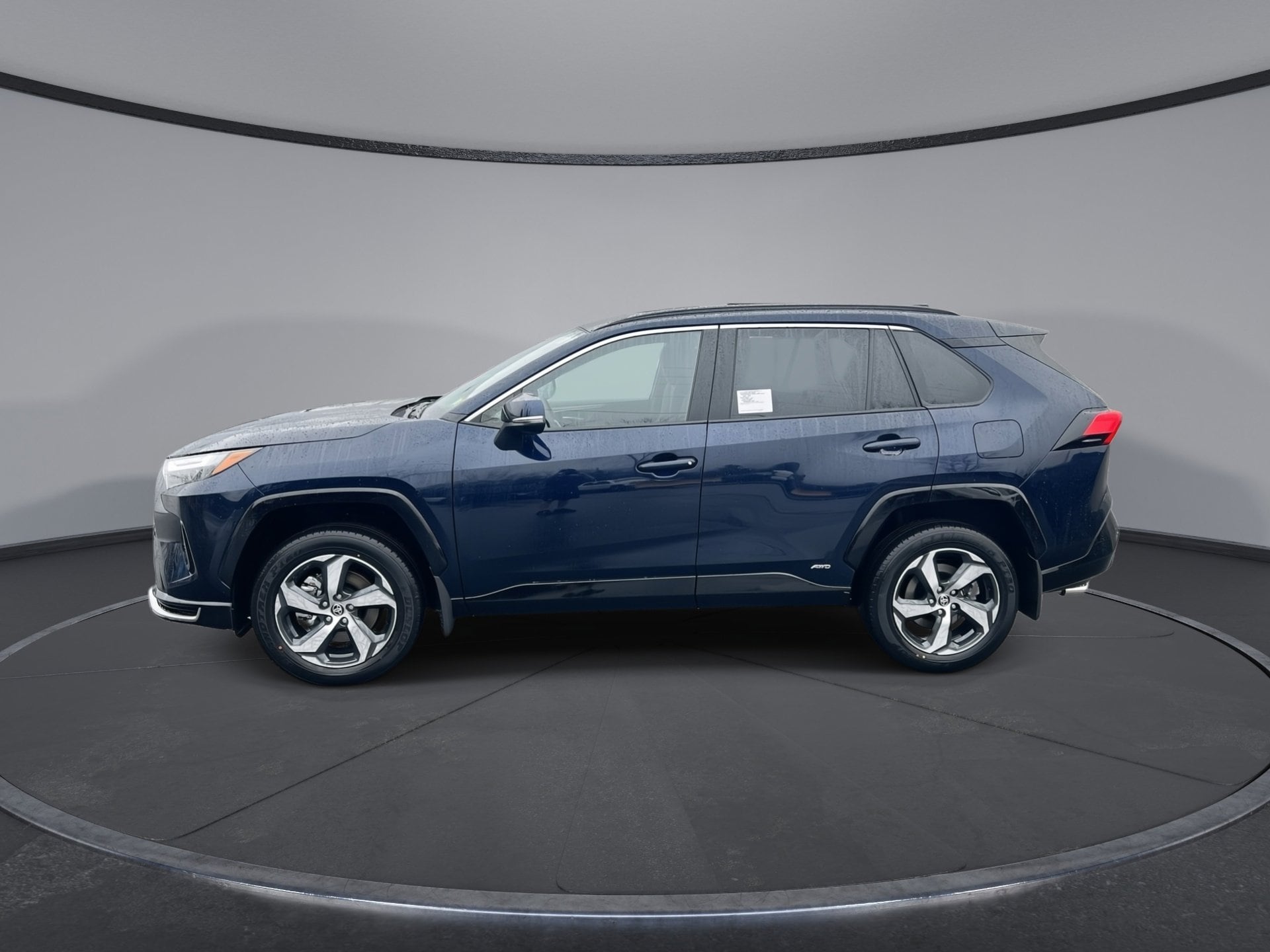 2025 Toyota RAV4 SE's photo