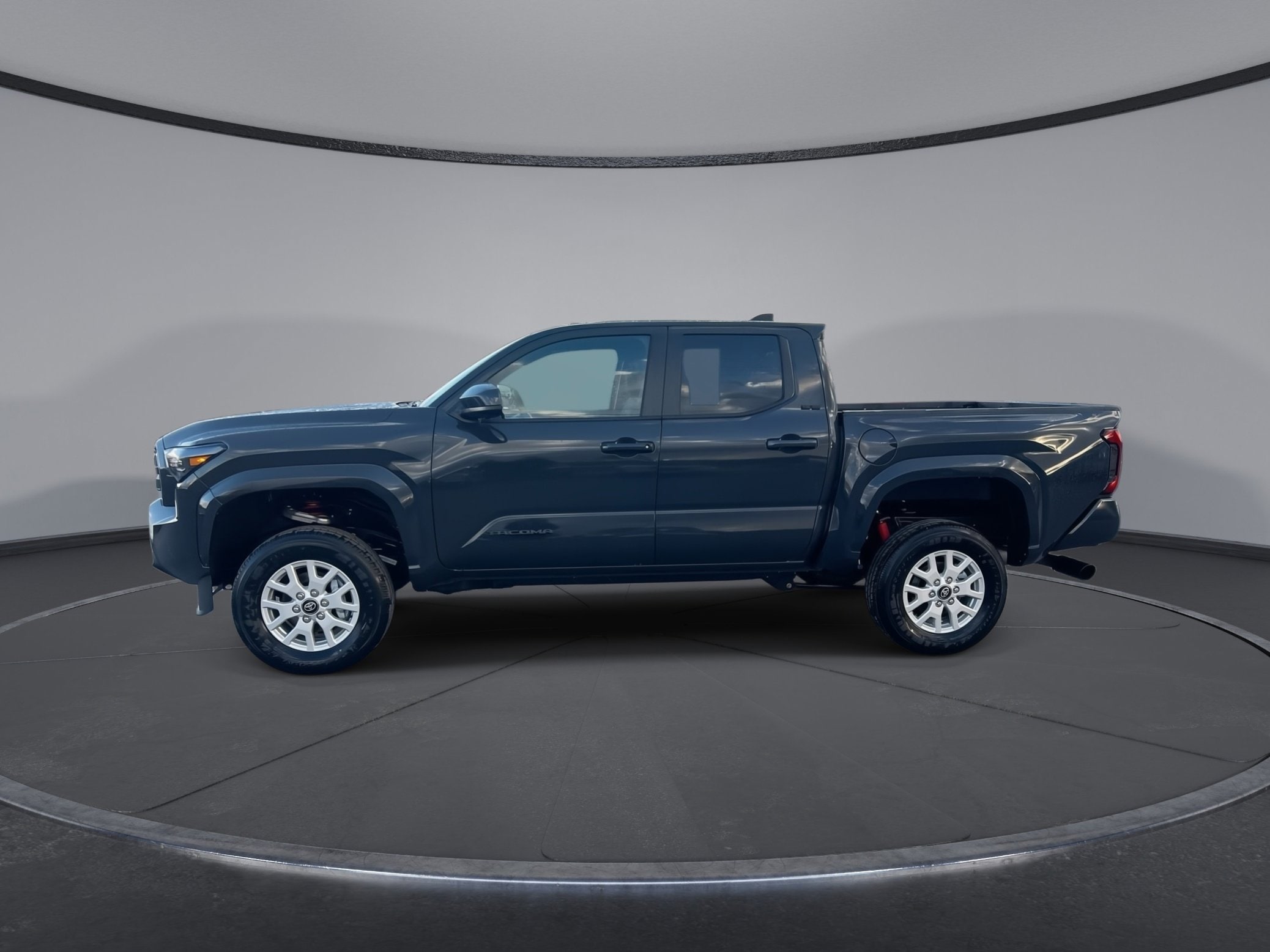 2025 Toyota Tacoma SR5's photo