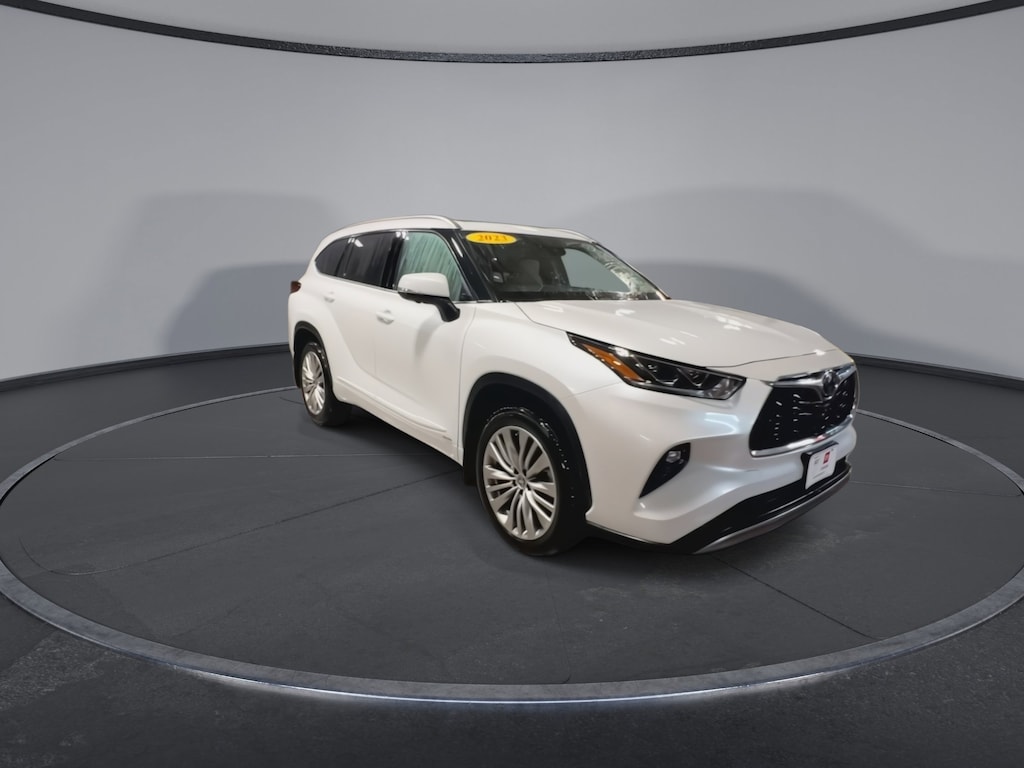 Used 2023 Toyota Highlander Hybrid Platinum SUV