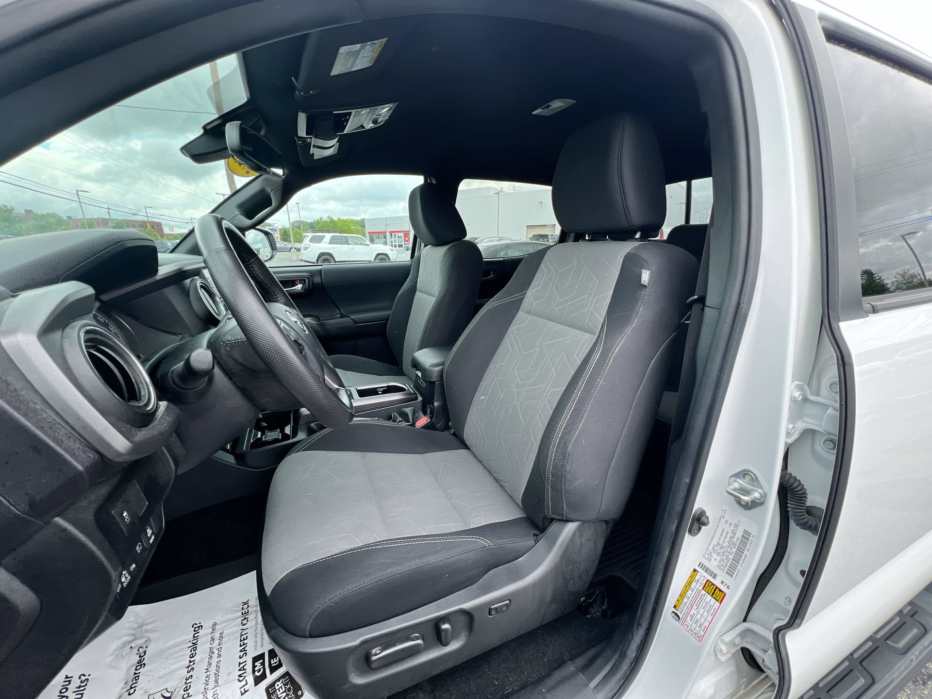 2021 Toyota Tacoma SR5 - Photo 18