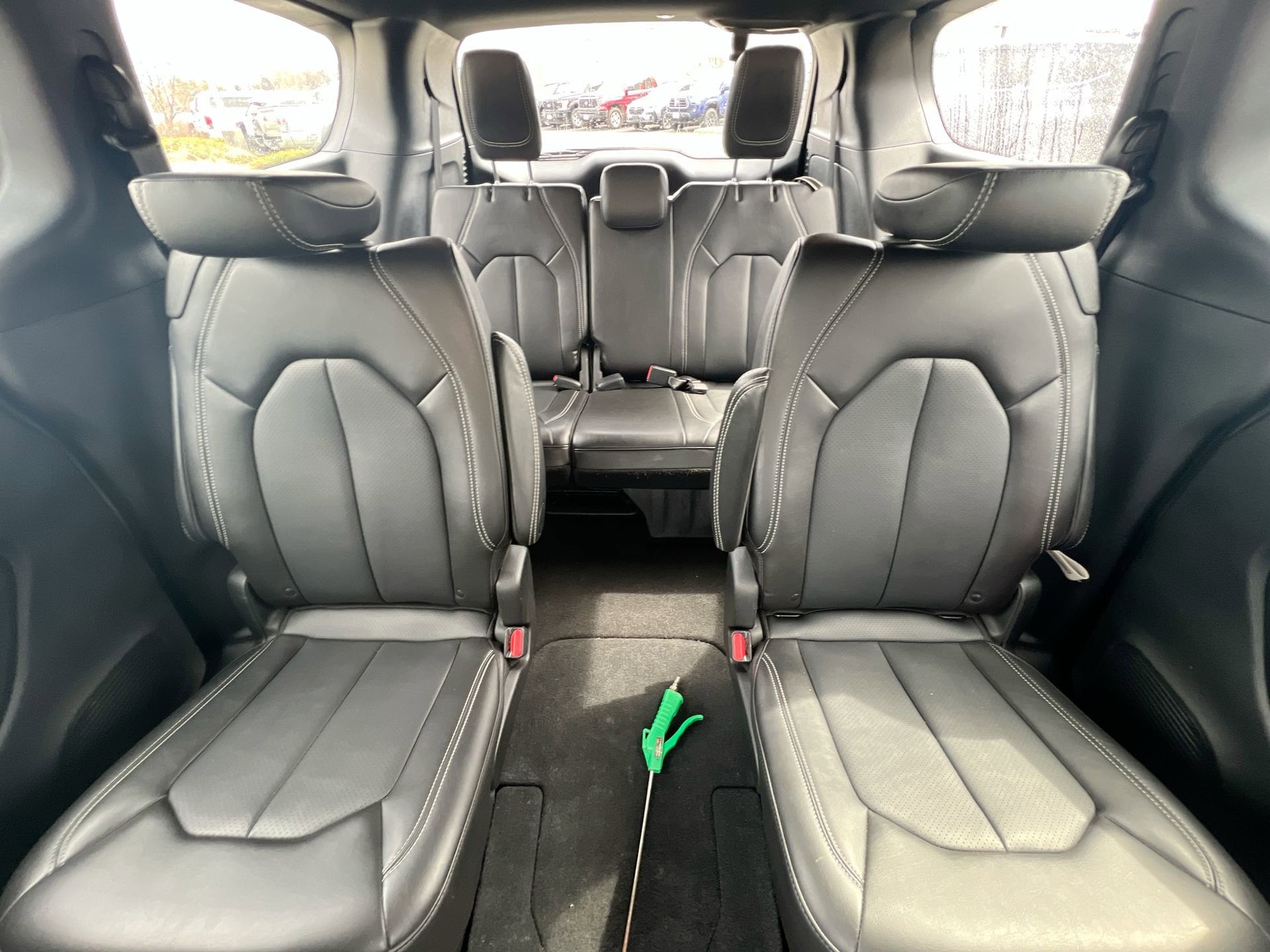 2025 Chrysler Pacifica Select - Photo 18