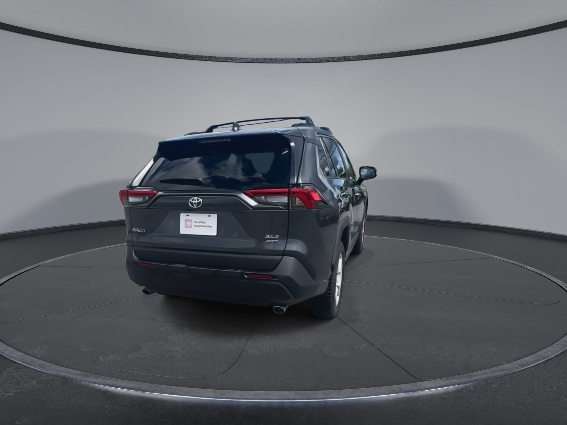 2020 Toyota RAV4 XLE - Photo 11