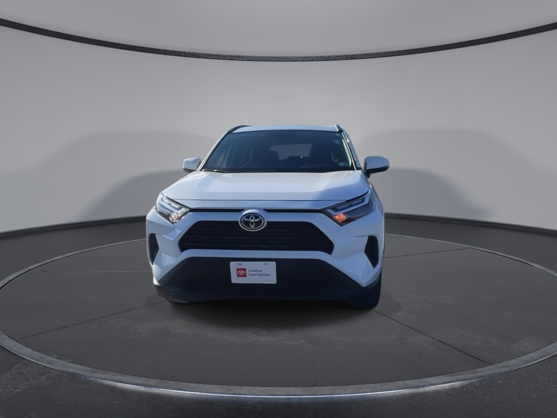 2025 Toyota RAV4 XLE photo 4