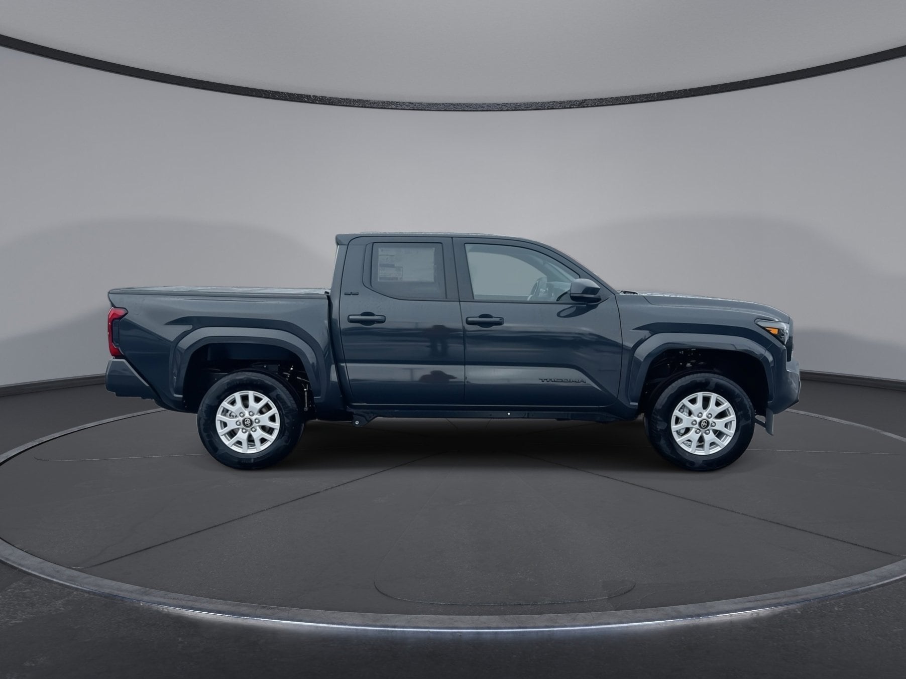 2025 Toyota Tacoma SR5's photo