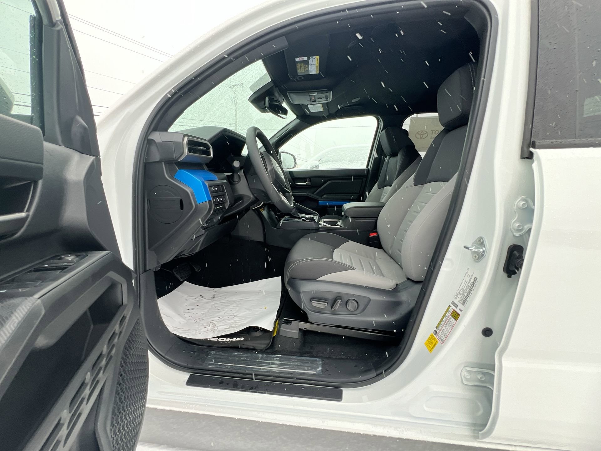 2025 Toyota Tacoma TRD Off Road - Photo 21