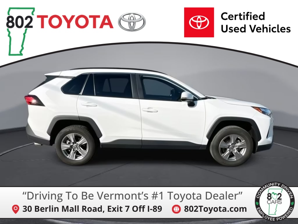 2025 Toyota RAV4 XLE's photo