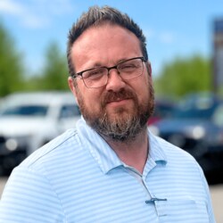 Staff member James Brown from ID_1d4724
