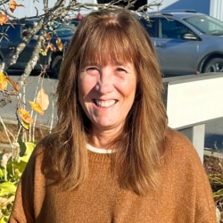 Staff member Jennifer Gambler-Diego from ID_059493