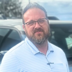 Staff member James Brown from ID_1d4724