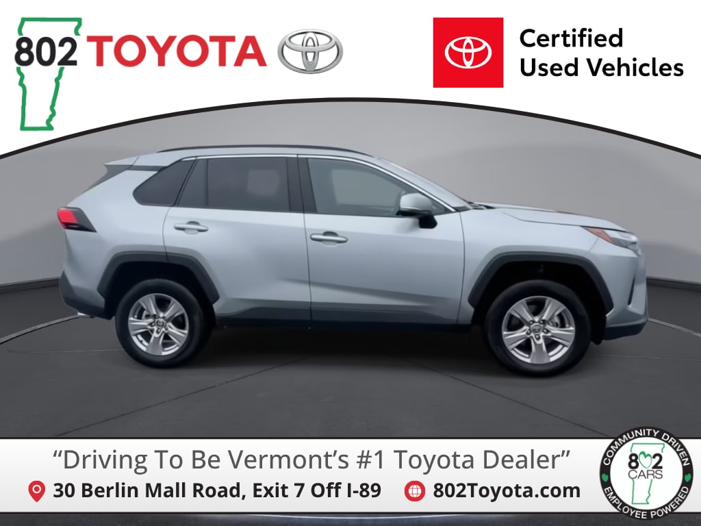 2025 Toyota RAV4 XLE's photo