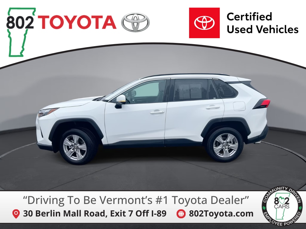 2025 Toyota RAV4 XLE's photo