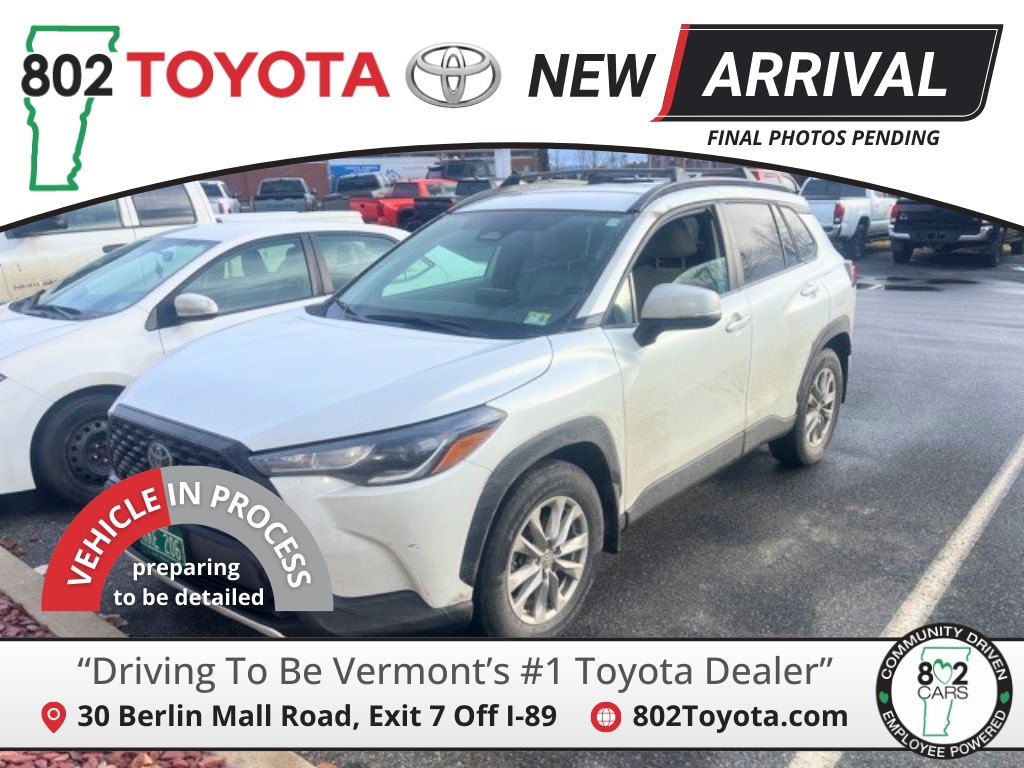 2023 Toyota Corolla Cross LE's photo