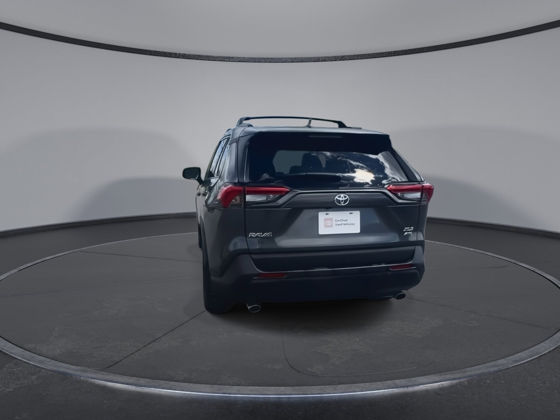 2020 Toyota RAV4 XLE - Photo 10