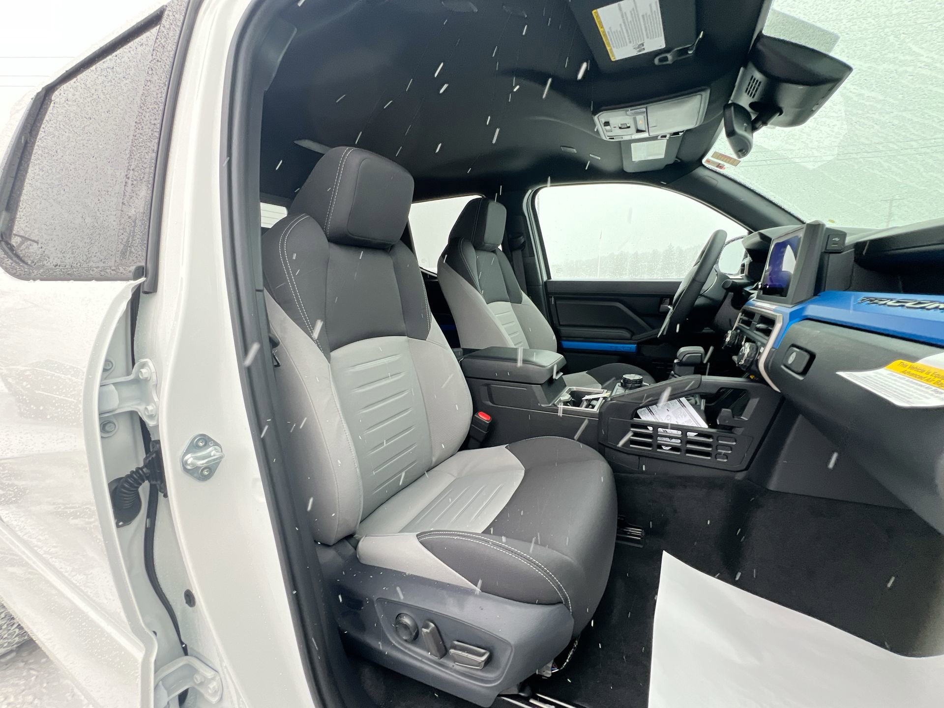 2025 Toyota Tacoma TRD Off Road - Photo 15