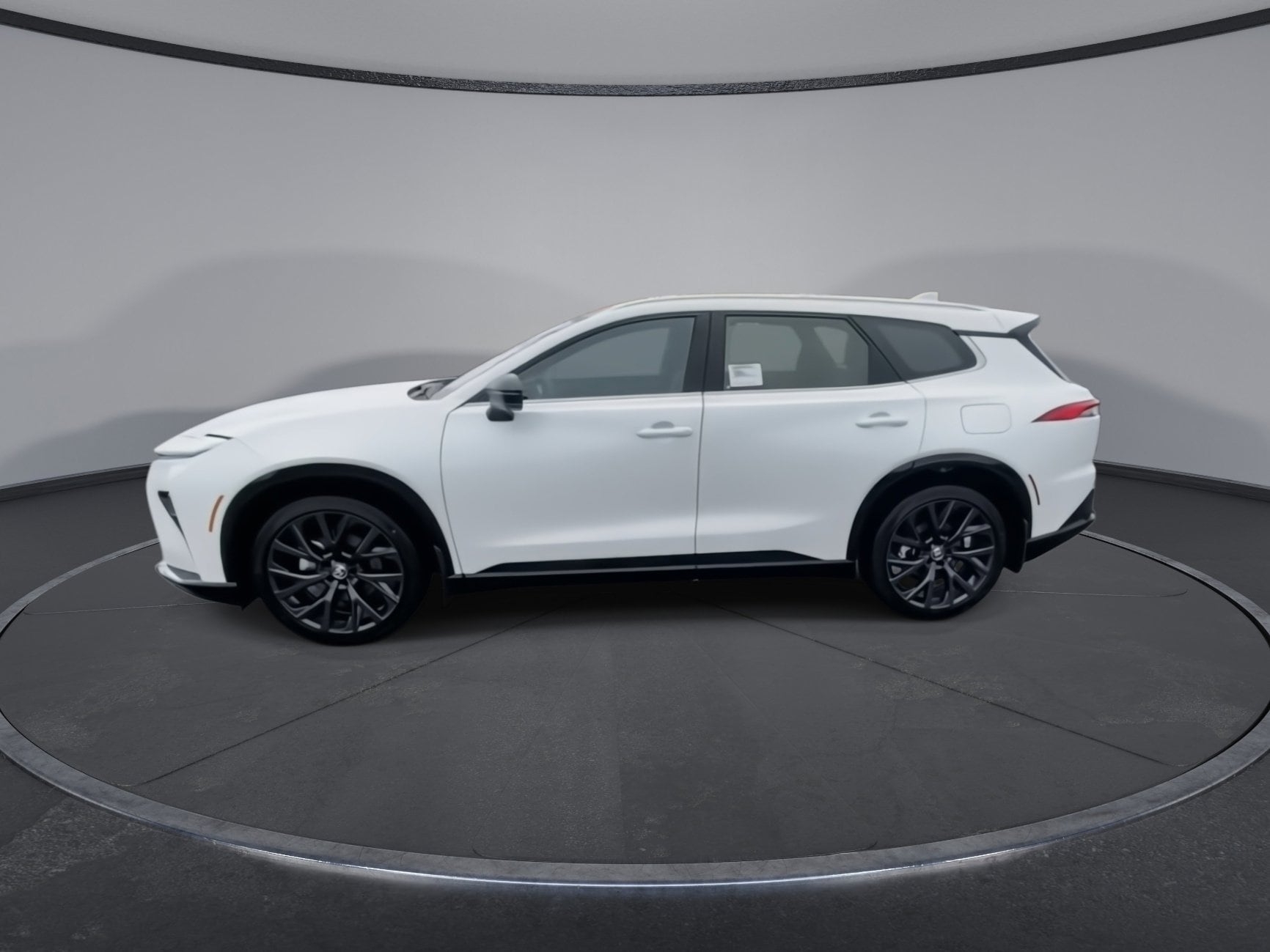 2025 Toyota Crown Signia Limited photo 3