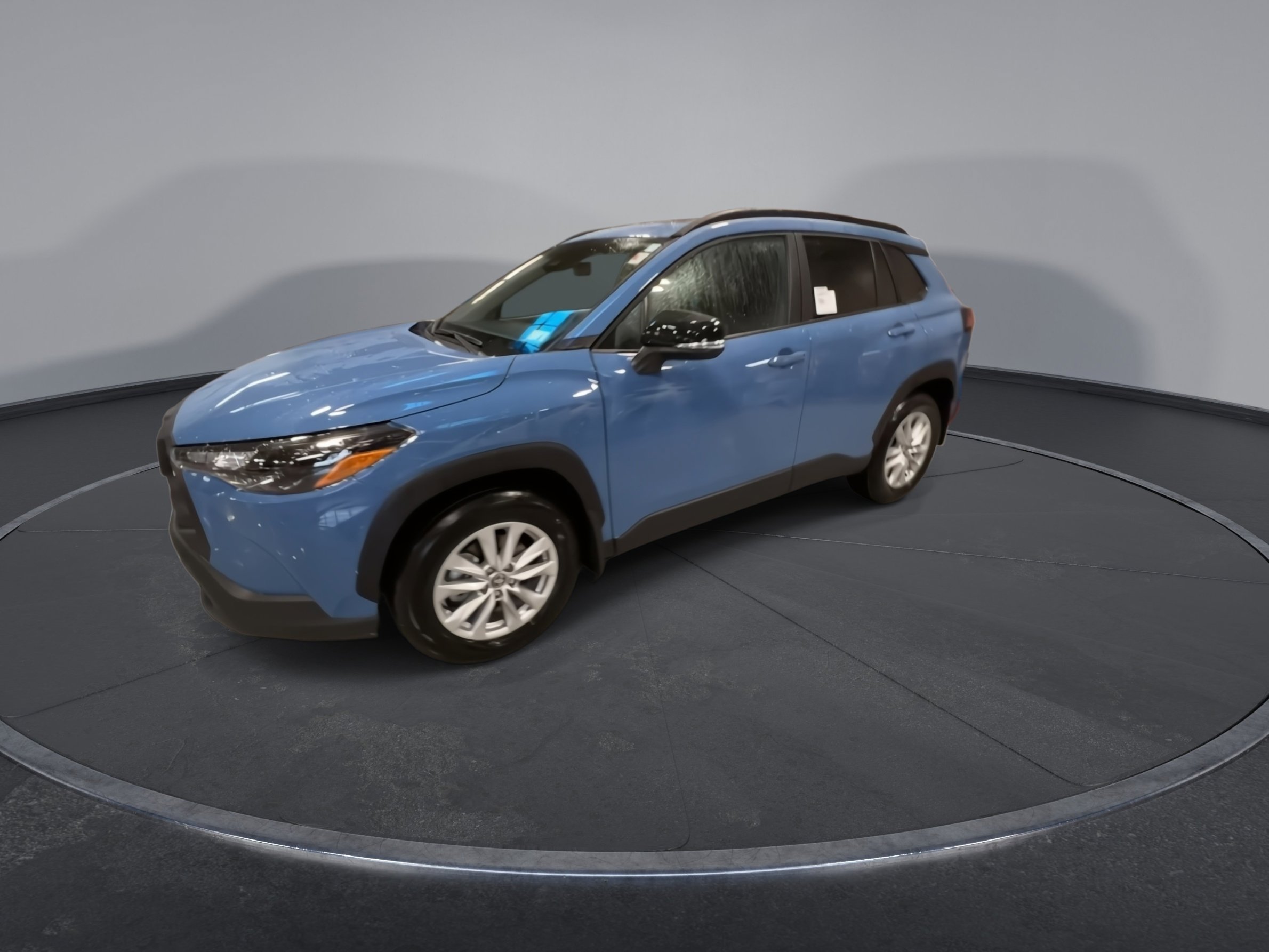 2026 Toyota Corolla Cross LE photo 4