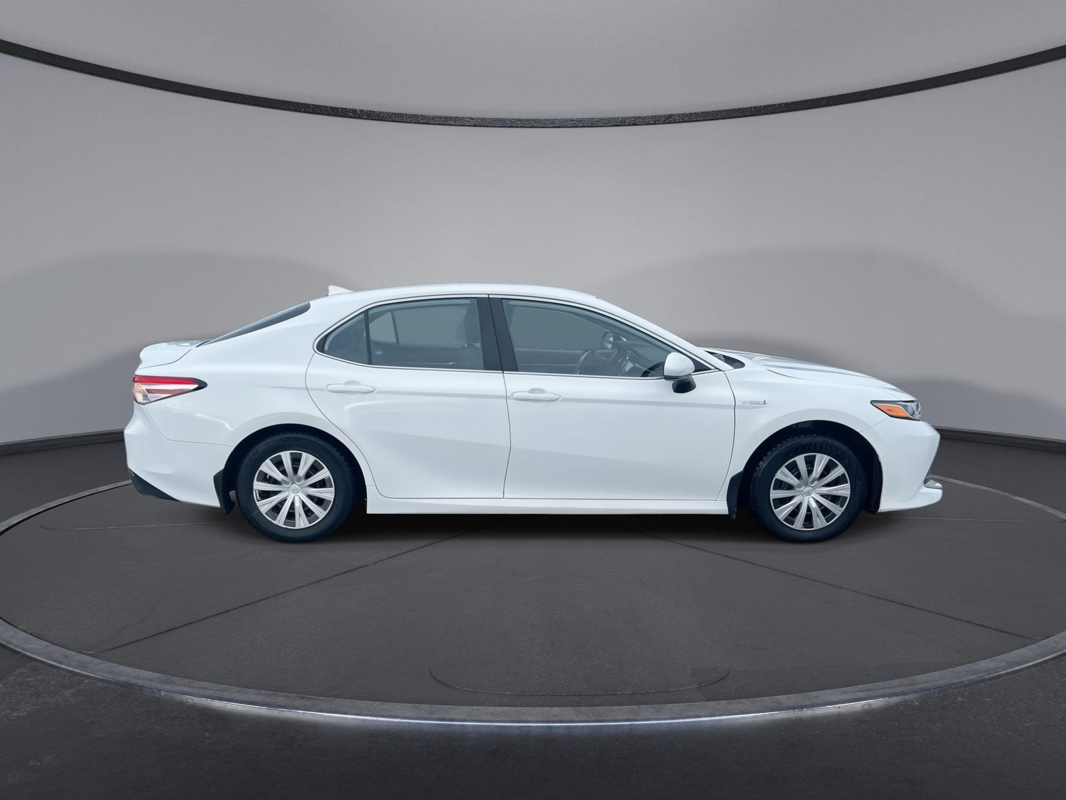 2020 Toyota Camry LE's photo