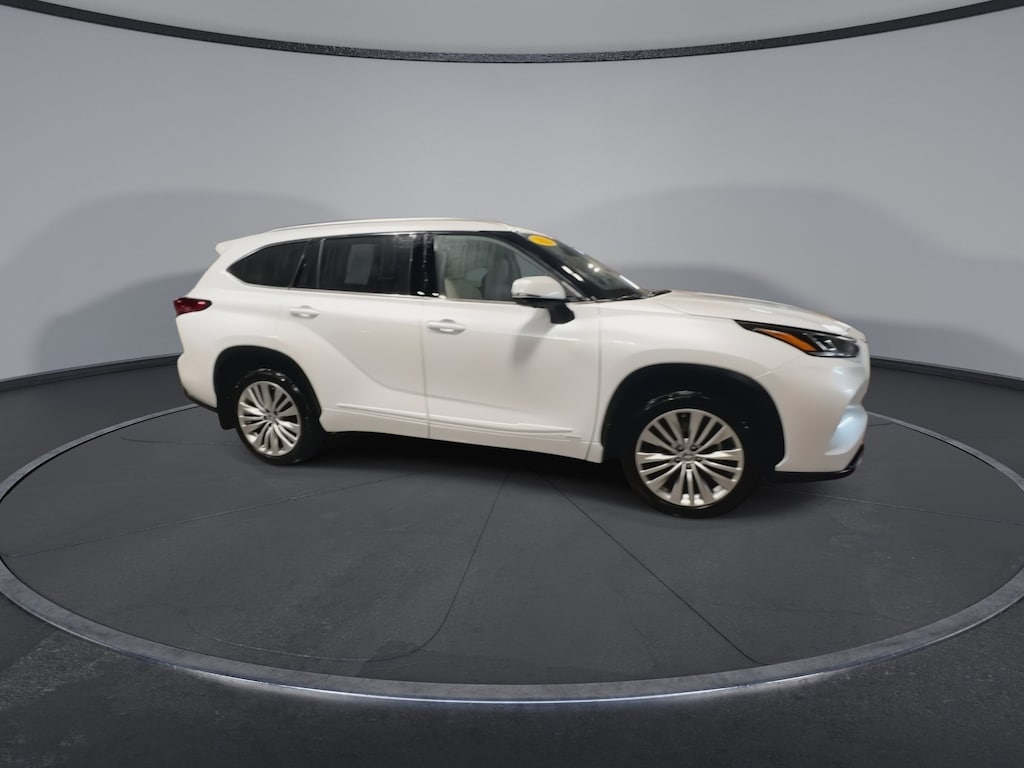 Used 2023 Toyota Highlander Hybrid Platinum SUV