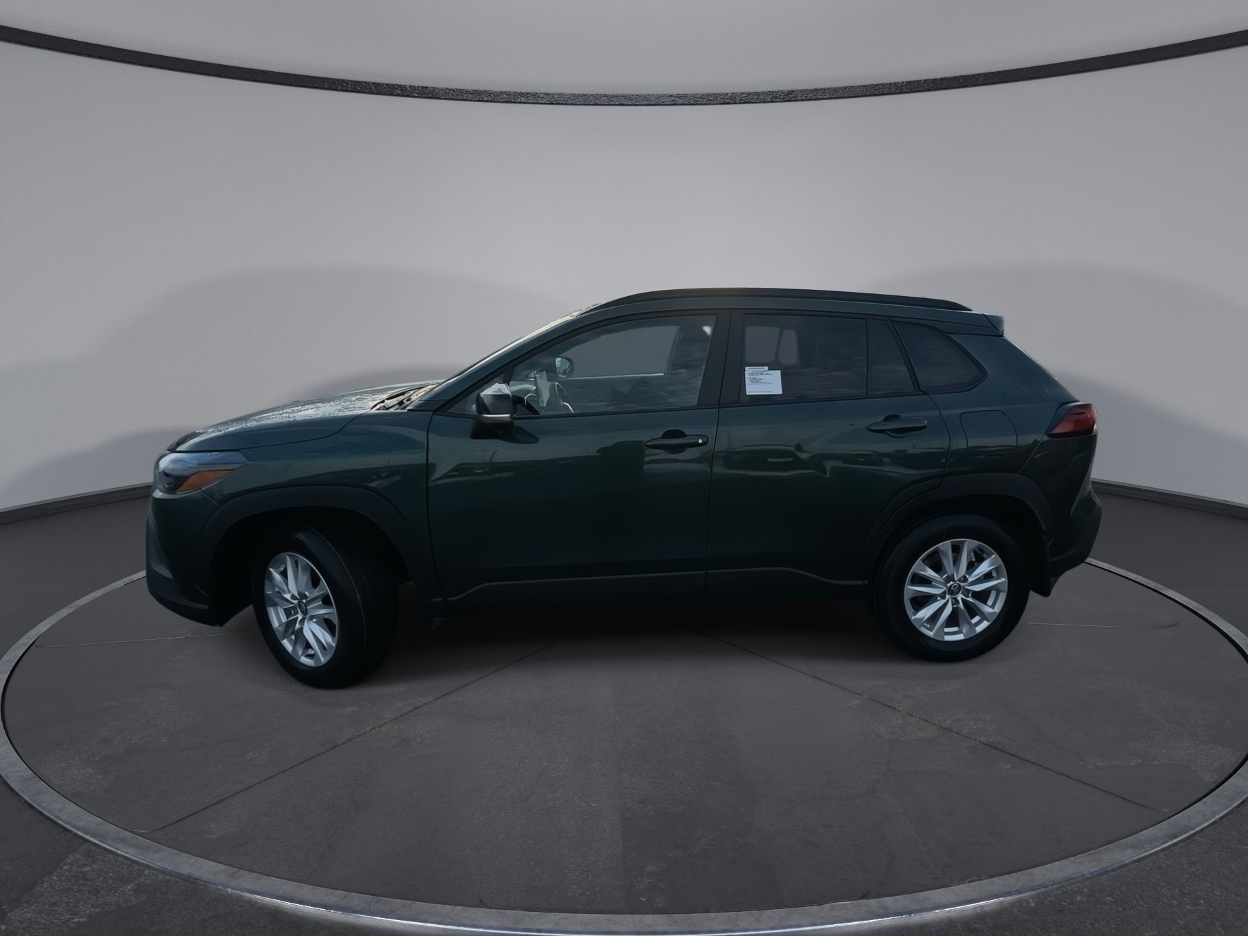 2026 Toyota Corolla Cross LE's photo