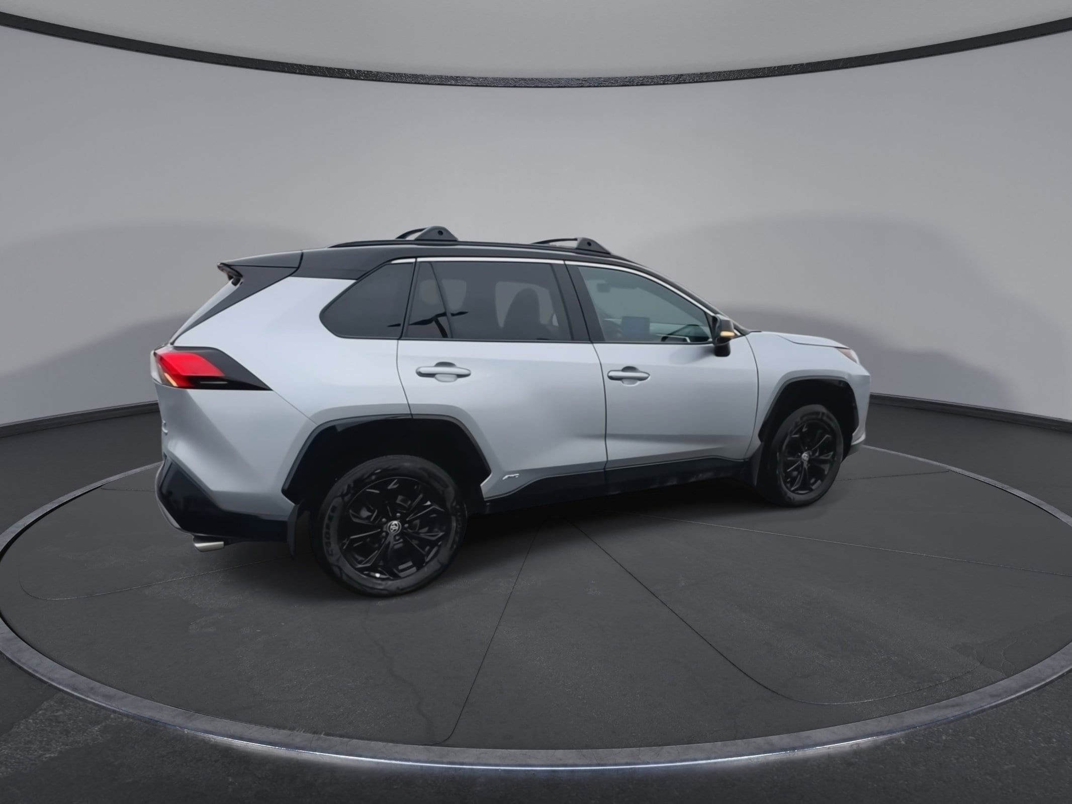 2024 Toyota RAV4 XSE - Photo 13