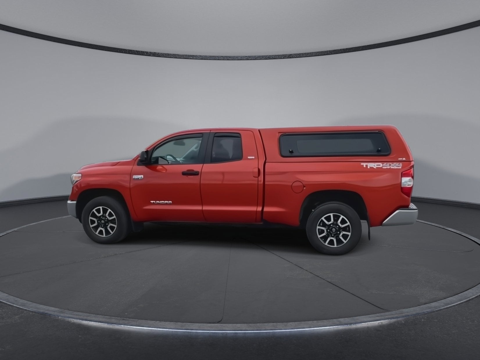 Used 2018 Toyota Tundra SR5 with VIN 5TFUY5F18JX749435 for sale in Berlin, VT