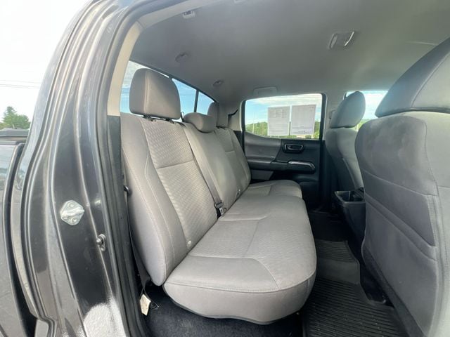 2021 Toyota Tacoma SR5 - Photo 15