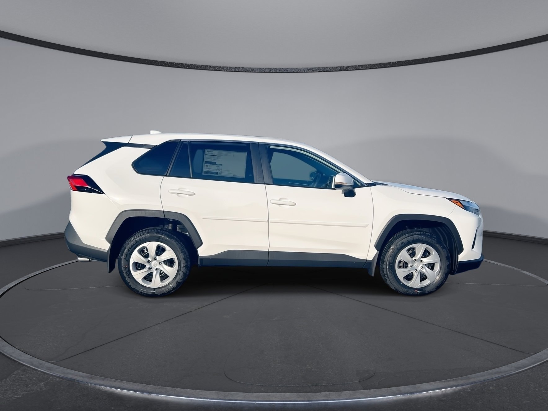 2025 Toyota RAV4 LE's photo