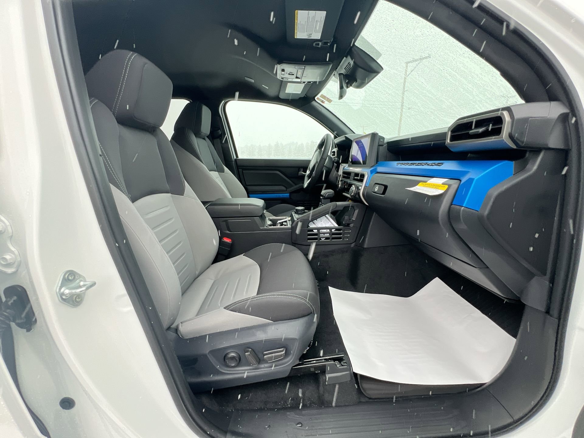 2025 Toyota Tacoma TRD Off Road - Photo 16